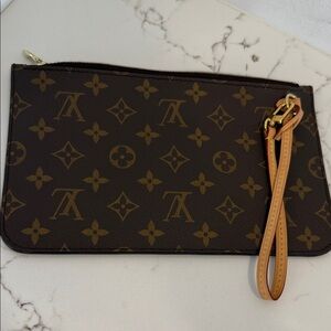 Louis Vuitton Neverfull Accessories Clutch